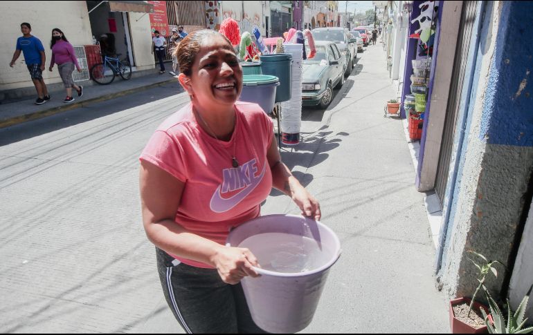 Vecinos de Tlaquepaque han cambiado su estilo de vida ante la falta de agua. EL INFORMADOR/G. Gallo