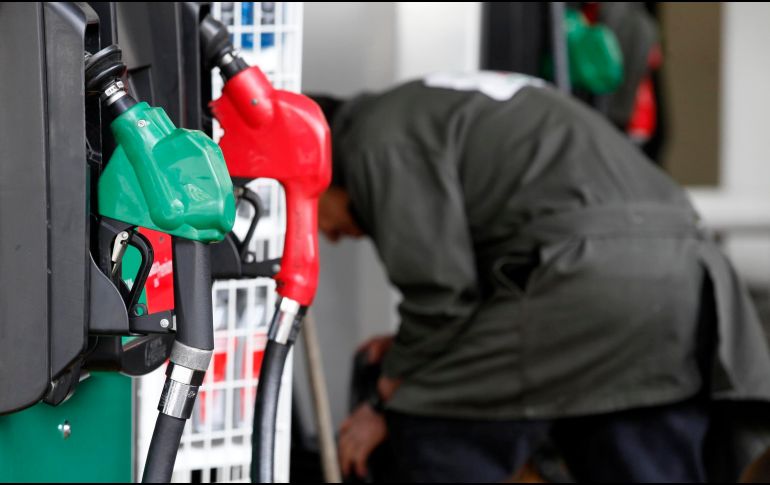 La medida obedece a la caída que mostraron los precios del petróleo en los mercados internacionales en los últimos días. NTX / ARCHIVO