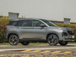 Captiva. El nombre de esta camioneta está de regreso en México, ahora con el cobijo de la gigante china SAIC Motors que tiene alianza con General Motors para lanzar este producto con el escudo de Chevrolet. ESPECIAL/Chevrolet