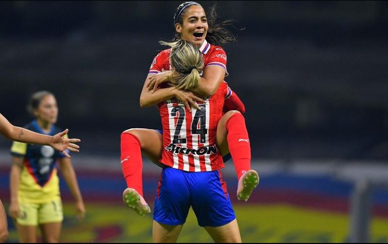 Chivas se metió a los primeros lugares de la tabla general al llegar a 27 unidades. IMAGO 7/A. Suárez