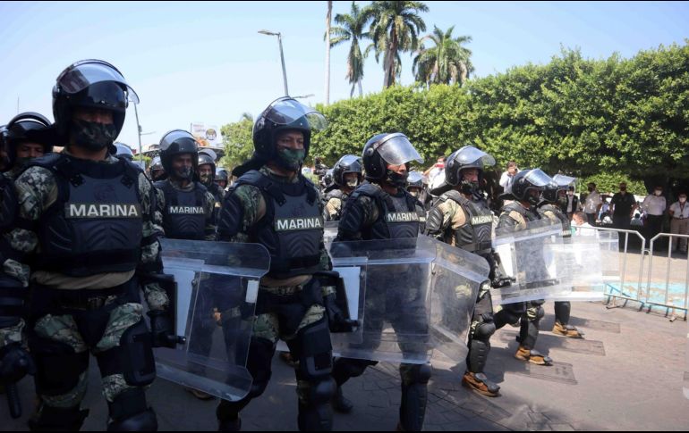 Marinos se alistan para contener a la caravana que saldrá de San Pedro Sula, Honduras. SUN