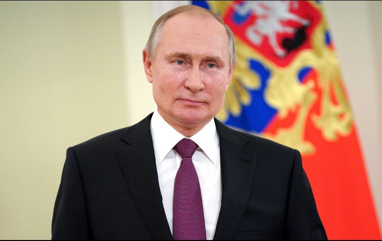 Putin consideró que Rusia podría levantar las restricciones que aún rigen por la pandemia cuando el 70% de los adultos hayan sido vacunados. EFE / M. klimentyev