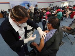 Autoridades del Gobierno de la Ciudad de México dieron más detalles sobre la jornada de vacunación contra COVID-19 para adultos mayores. SUN / ARCHIVO