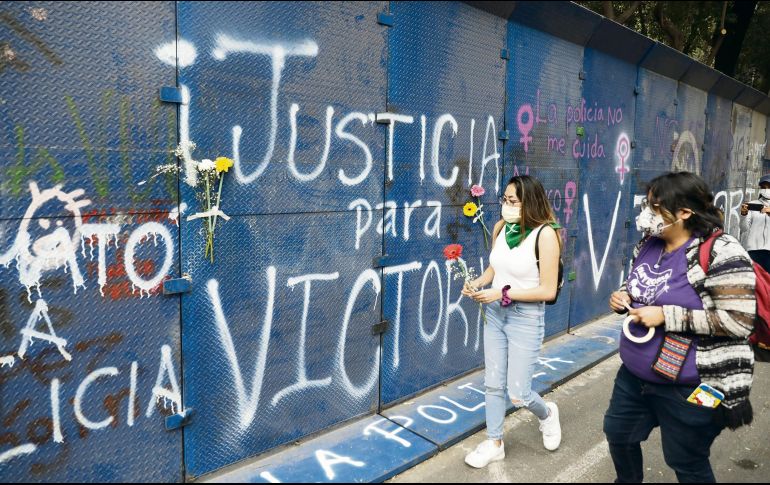 CIUDAD DE MÉXICO. Protestaron frente a la oficina de representación del Gobierno de Quintana Roo. AP