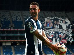 ''Hermano, la gente aquí en México te quiere ver... tú dices!!! Banda, nomas no me lo presionen mucho por favor, déjenlo tranquilo!!'', escribió Layún en sus redes sociales. IMAGO7