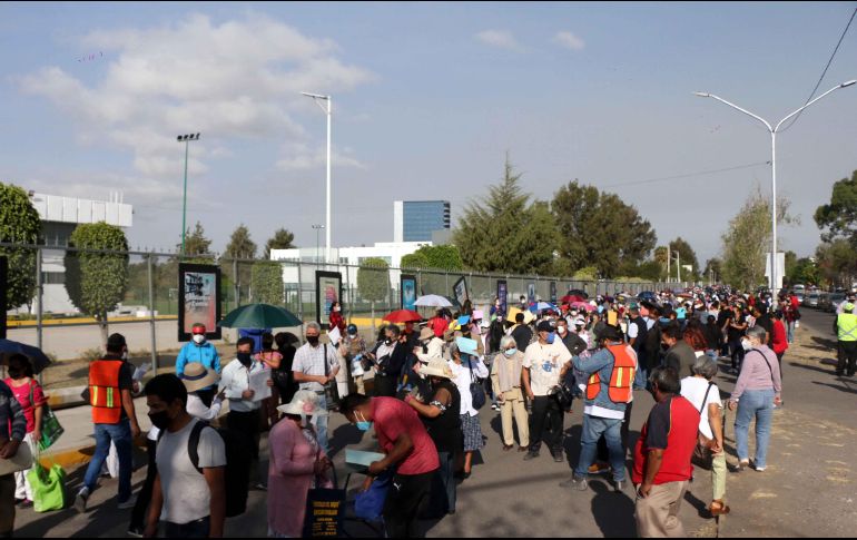 En las últimas 48 horas se han emitido severas críticas por la pésima organización para aplicar vacunas a personas de la tercera edad. SUN / ARCHIVO