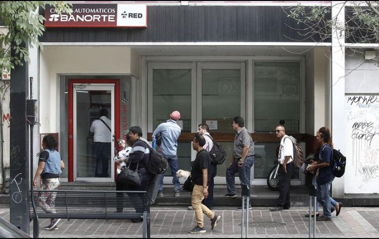 Los cajeros automáticos, así como la banca digital, electrónica y telefónica funcionarán de manera normal todos los días. EL INFORMADOR/ARCHIVO