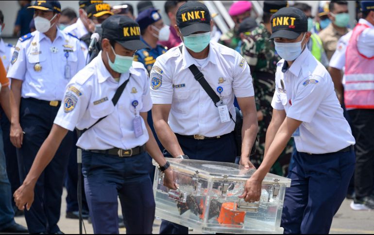El 9 de enero el Boeing 737-500 cayó unos 3 mil metros en menos de un minuto y se hundió en el mar de Java. AFP/B. Ismoyo