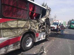 Paramédicos atendieron a 18 personas lesionadas del camión de pasajeros. ESPECIAL / Protección Civil Jalisco