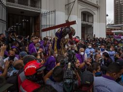 Fotogalería: Paso del "Narazeno de San Pablo" congrega a cientos en Caracas
