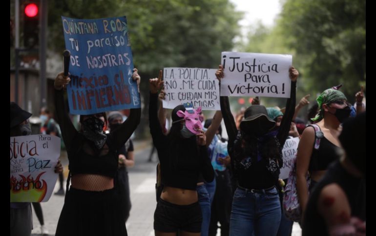 Este miércoles un grupo de mujeres se manifiesta en la zona centro de Guadalajara. EL INFORMADOR / F. Atilano