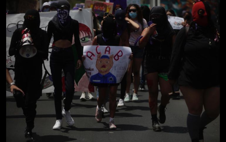 Este miércoles un grupo de mujeres se manifiesta en la zona centro de Guadalajara. EL INFORMADOR / F. Atilano