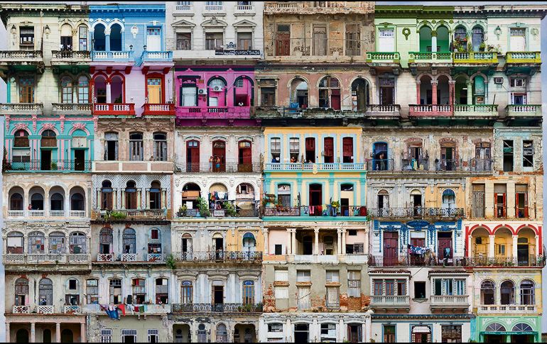 ARTE. Collage de fotos del paisaje urbano de La Habana, el primer NFT subastado por un artista residente en Cuba. AP