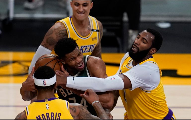 Drummond anotó cuatro puntos en 14 minutos, antes de marcharse renqueando al comienzo del tercer periodo. AP