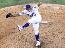 Julio Urías (foto) y Víctor González se coronaron con los Dodgers el año pasado y buscan el bicampeonato, además de seguir con papeles importantes en el bullpen del manager Dave Roberts. AFP / ARCHIVO
