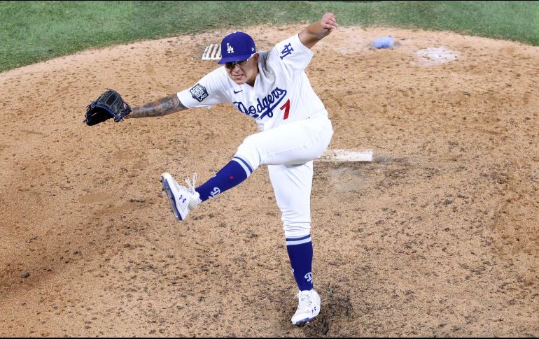 Julio Urías (foto) y Víctor González se coronaron con los Dodgers el año pasado y buscan el bicampeonato, además de seguir con papeles importantes en el bullpen del manager Dave Roberts. AFP / ARCHIVO