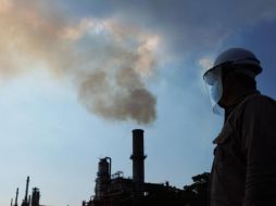 La iniciativa tiene como eje central devolver a la empresa estatal Petróleos Mexicanos(Pemex) el control de precios de los combustibles. SUN / ARCHIVO