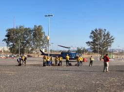 El Puesto de Comando está en la zona del estadio Akron y desde ahí las autoridades involucradas están dotando los insumos necesarios y alimentos para los Brigadistas. ESPECIAL / Bomberos de Zapopan