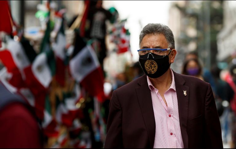 Los actos presenciales deben privilegiarse en espacios abiertos y evitar aglomeraciones y sana distancia. EFE / ARCHIVO