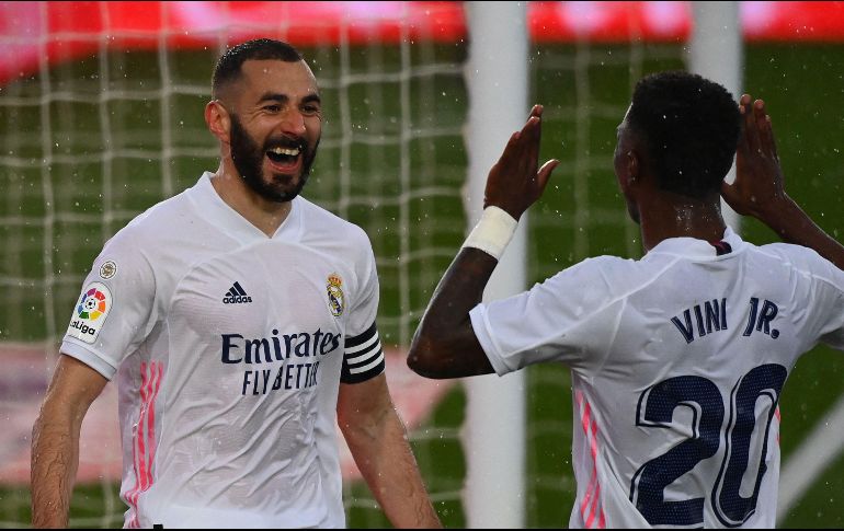 El francés Karim Benzema dio tranquilidad con un efectivo remate de cabeza a los 73. AFP / G. Bouys