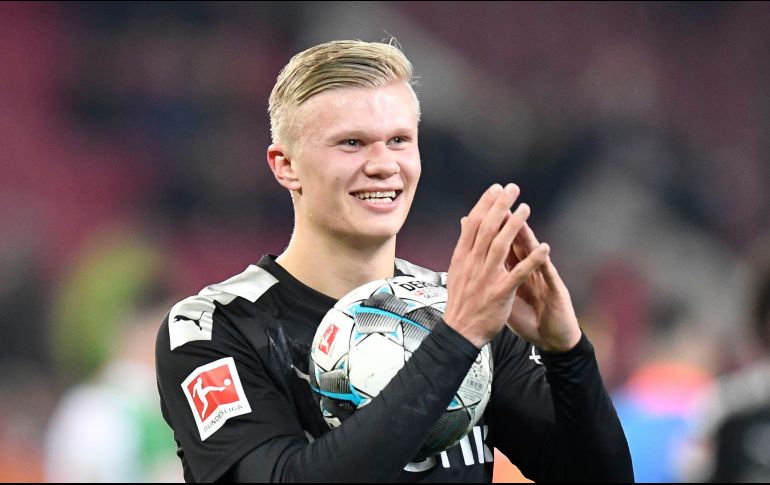 RUMORES. El ariete noruego está en la mira de grandes clubes y parece dispuesto a abandonar Dortmund en busca de seguir creciendo como profesional. ARCHIVO