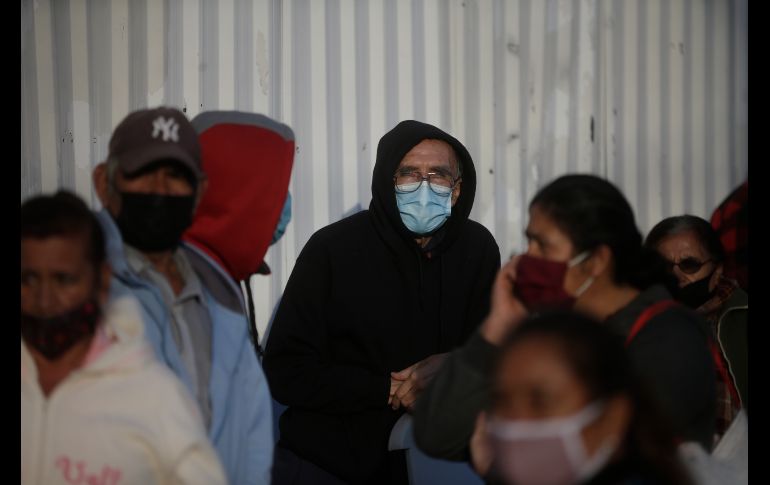 Adultos Mayores en el módulo de vacunación del Auditorio Benito Juárez. EL INFORMADOR / F. Atilano