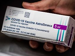 Según las conclusiones, los coágulos ''inusuales'' con bajas plaquetas ''deben incluirse como efectos secundarios muy raros'' de la vacuna de AstraZeneca, con base en ''todas las pruebas disponibles actualmente''. EFE / R. Engelaar