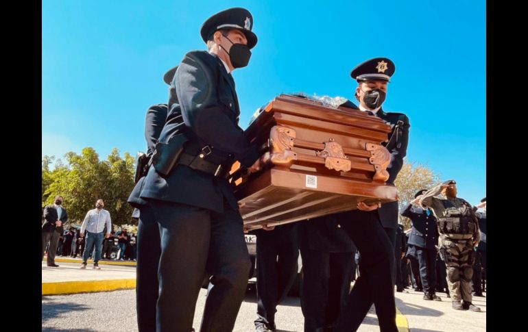 A la ceremonia luctuosa, acudieron funcionarios municipales, estatales y federales. ESPECIAL / Policía de Guadalajara