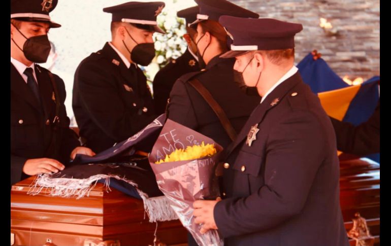 A la ceremonia luctuosa, acudieron funcionarios municipales, estatales y federales. ESPECIAL / Policía de Guadalajara