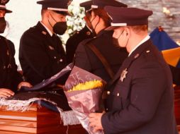 A la ceremonia luctuosa acuden funcionarios municipales, estatales y federales. ESPECIAL / Policía de Guadalajara