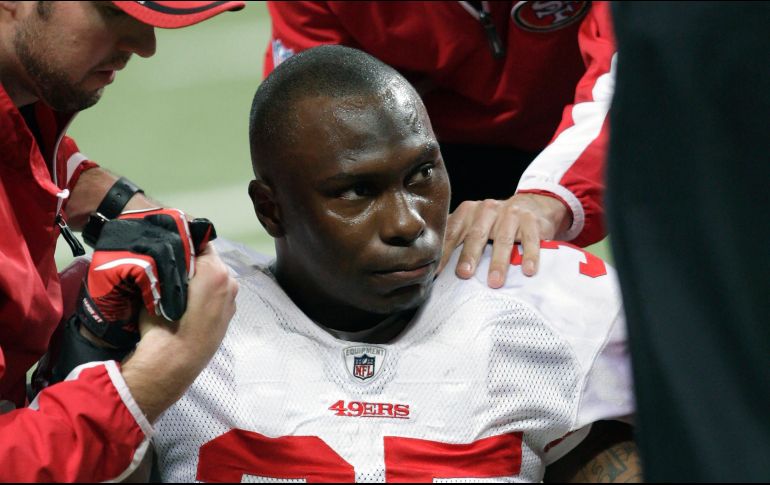 Adams, de 33 años, jugó para varios equipos en la NFL, incluyendo los San Francisco 49ers y los Atlanta Falcons tras brillar en la Universidad Estatal de Carolina del Sur. AP / ARCHIVO