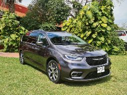 Rediseño. La nueva Pacifica experimenta un facelift en su actual generación y tiene trazos que la hacen ver más robusta. EL INFORMADOR/M. Castillo