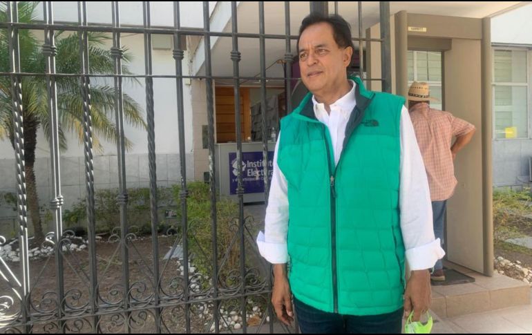 ''He venido aquí, hoy, al IEPC de Jalisco, a solicitar formalmente, nos convoque a un debate, en el que podamos participar todos los candidatos y candidatas que buscamos gobernar Zapopan'', dice Cosío. TWITTER / @salvadorcosio1