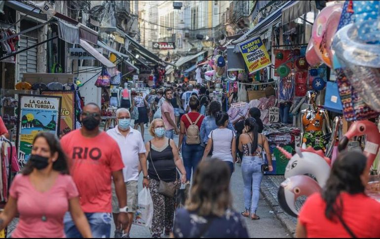 Brasil, con sus más de 210 millones de habitantes, atraviesa la peor fase de la pandemia. EFE/A. Coehlo