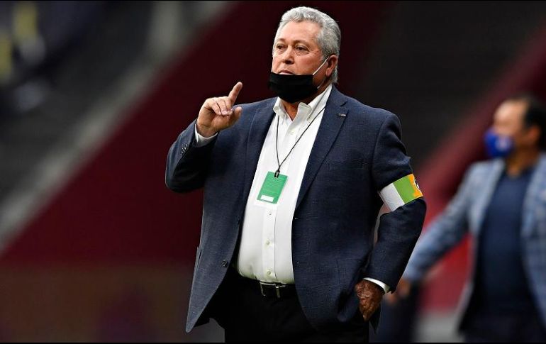El estratega Víctor Manuel Vucetich reconoció que no ha podido hacer que Chivas triunfe en el torneo. IMAGO7/E. Espinosa