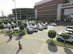 El estacionamiento es parte fundamental de la accesibilidad a un lugar comercial. EL INFORMADOR/Archivo