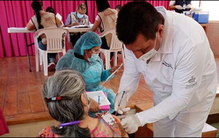 en total fueron aplicadas 70 vacunas a personas de 60 años o más.