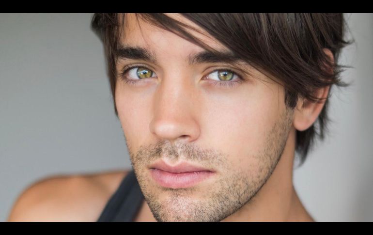 El actor argentino Leo Deluglio es parte de la nueva serie ¿Quién mató a Sara?. NETFLIX,INC /CORTESÍA