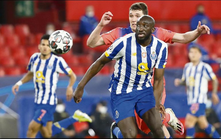 ESPERANZA. Aunque parece una serie definida, el Porto irá por la sorpresa ante el Chelsea. AP