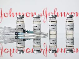 La vacuna de J&J fue autorizada como recurso de emergencia por la FDA a fines de febrero, ante la esperanza de que, al requerir una sola dosis, impulsaría la campaña de vacunación en todo el país. AFP / J. Tallis