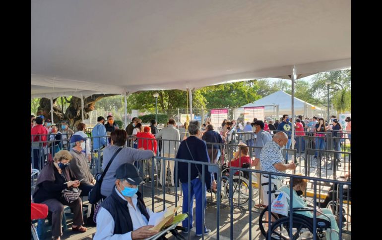 Los biológicos hoy sólo se aplicarán a aquellos habitantes de Tlaquepaque cuyo apellido comience con las letras A, B, C, D, E y F. EL INFORMADOR / A. Montiel