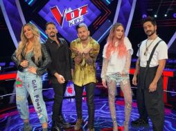 Los looks de Belinda en el programa de TV Azteca han dado de qué hablar entre los cibernautas. FACEBOOK / Belinda