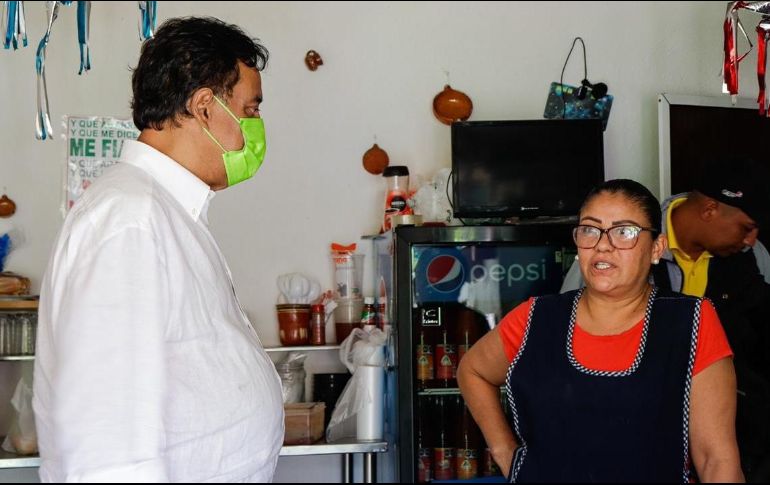 Salvador Cosío se reunió con vecinos de la Colonia Constitución. Cortesía