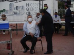 La Secretaría de Salud Jalisco ha planteado usar en el personal médico las vacunas rezagadas que originalmente fueron enviadas para Guadalajara y Zapopan. ESPECIAL