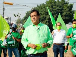 Salvador Cosío recorrió este miércoles las calles de la colonia Villas de Los Belenes. ESPECIAL