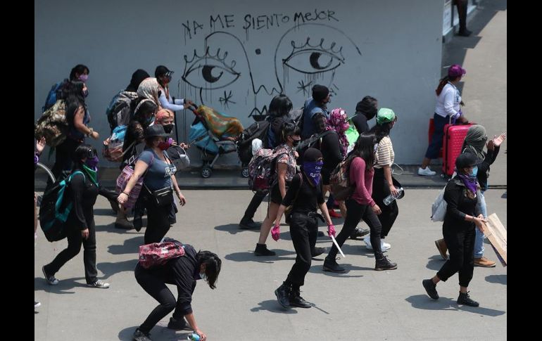 Las mujeres exigieron espacios para vender sus productos en los que no reciban agresiones y terminar con la violencia económica. EFE/M. Guzmán