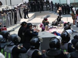 Las mujeres exigieron espacios para vender sus productos en los que no reciban agresiones y terminar con la violencia económica. EFE/M. Guzmán