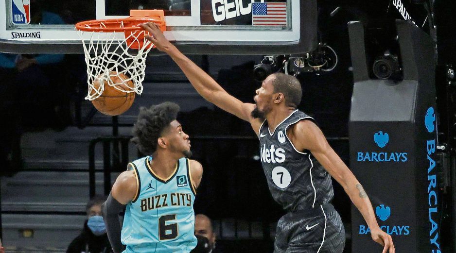 Kevin Durant terminó con una cosecha de 25 puntos. EFE/J. Szenes