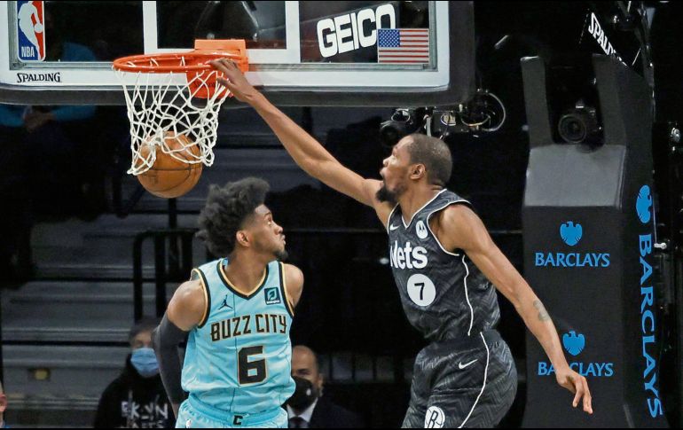 Kevin Durant terminó con una cosecha de 25 puntos. EFE/J. Szenes