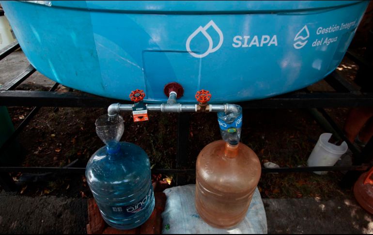 Para solicitar pipas gratuitas se puede llamar a la línea telefónica SIAPATEL 3668-2482 con atención las 24 horas del día. SIAPA / ARCHIVO